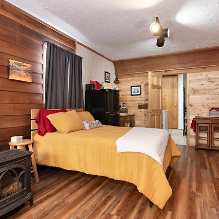 Wanderer Studio, An Off Grid Mountain Guest Studio With Fantastic Views Ґленвуд-Спрінґс Екстер'єр фото