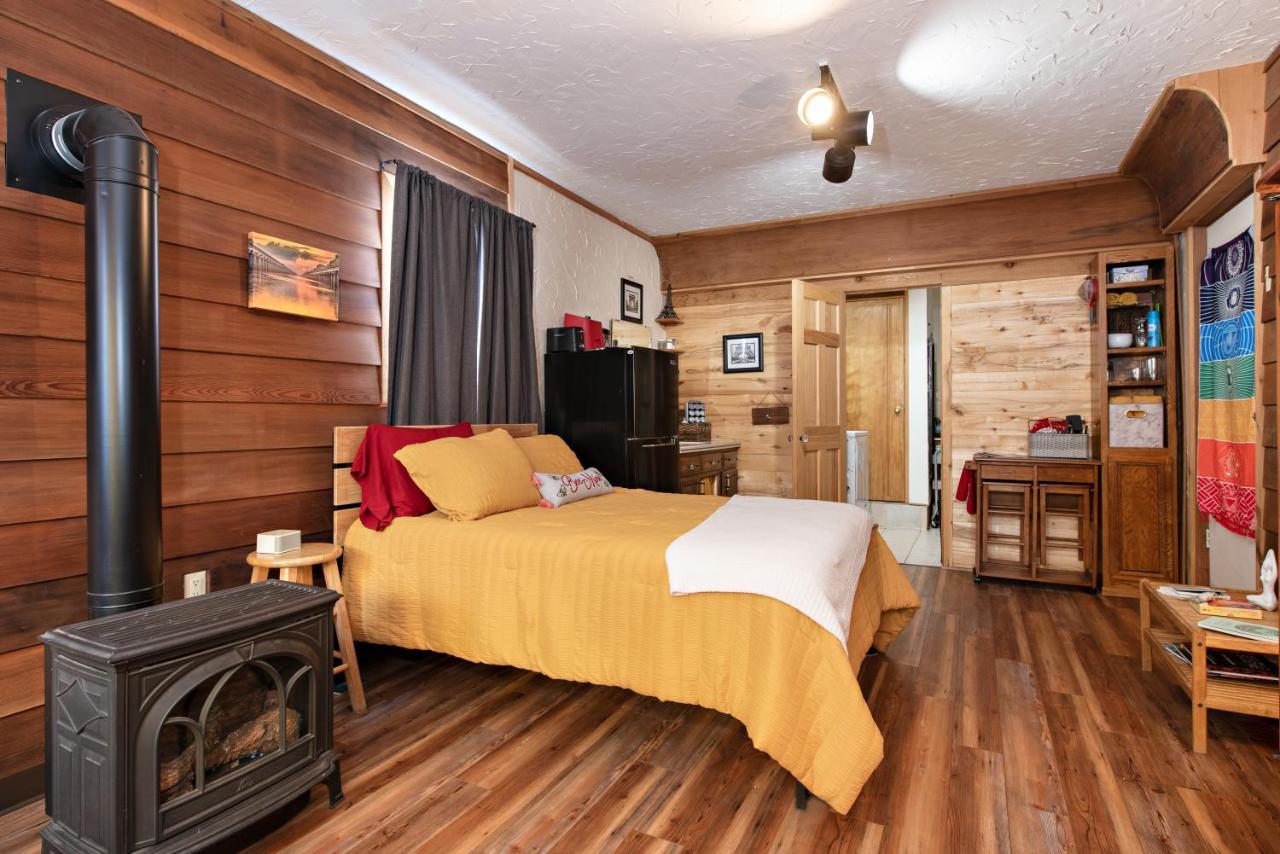 Wanderer Studio, An Off Grid Mountain Guest Studio With Fantastic Views Ґленвуд-Спрінґс Екстер'єр фото